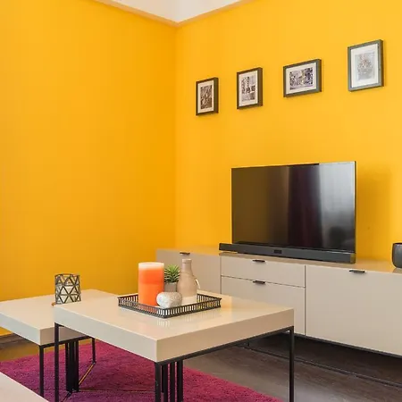 Parlament Fancy Апартаменти *