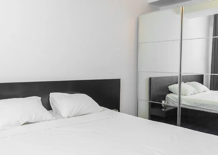 Parlament Fancy Апартаменти *